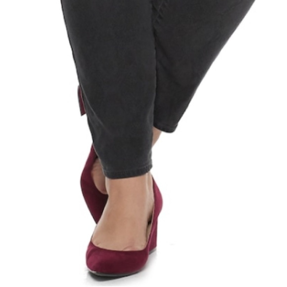 Plus Size EVRI Snake Print Skinny Jeans - Picture 4 of 7